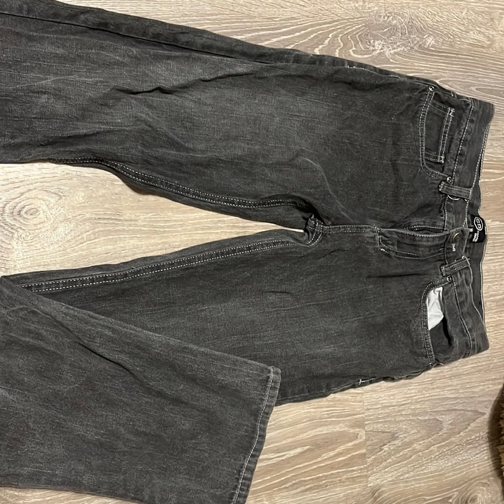 I am selling because they don’t fit